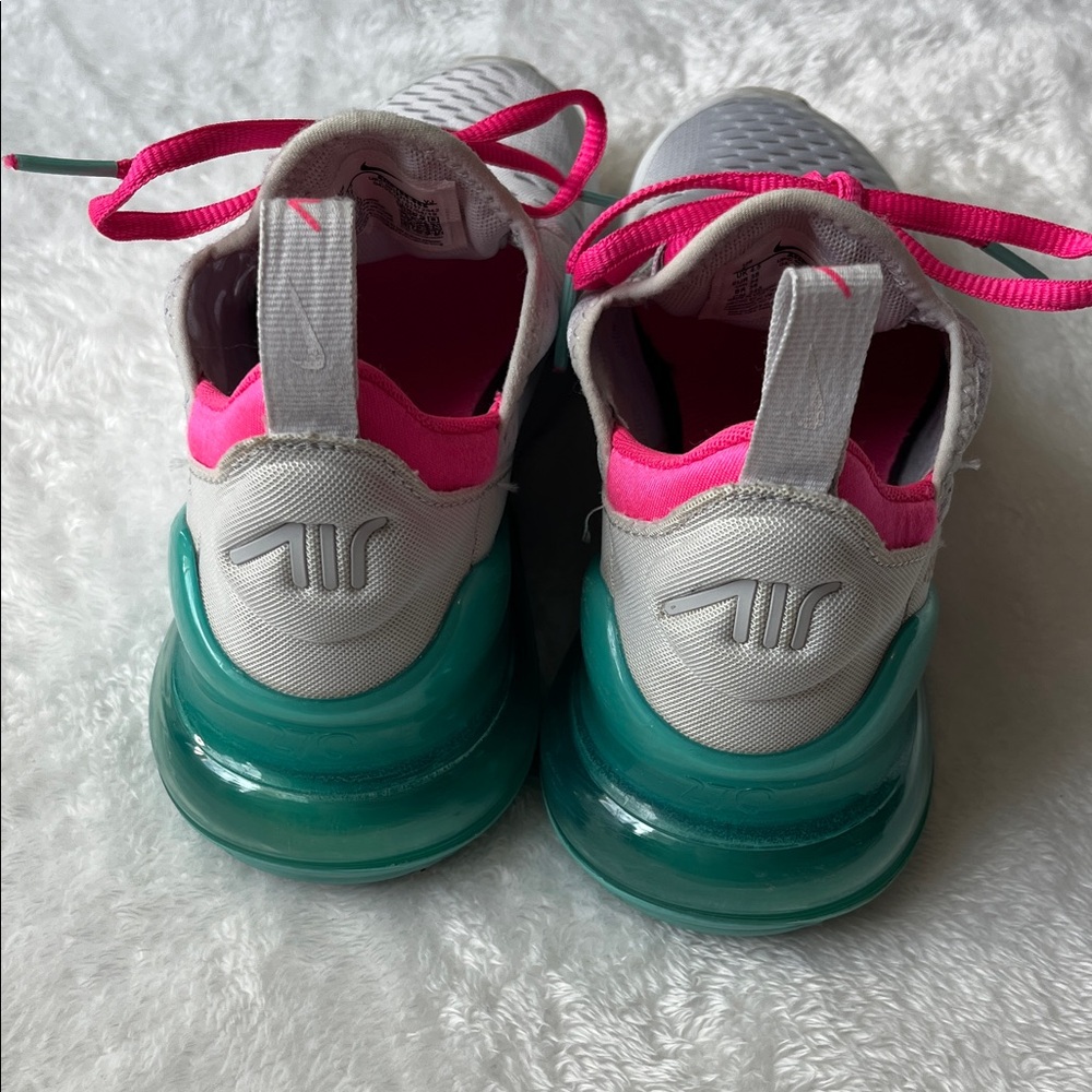 NIKE AIR MAX 270 Women’s South Beach Athletic Sneakers Size 7 - Picture 2 of 5
